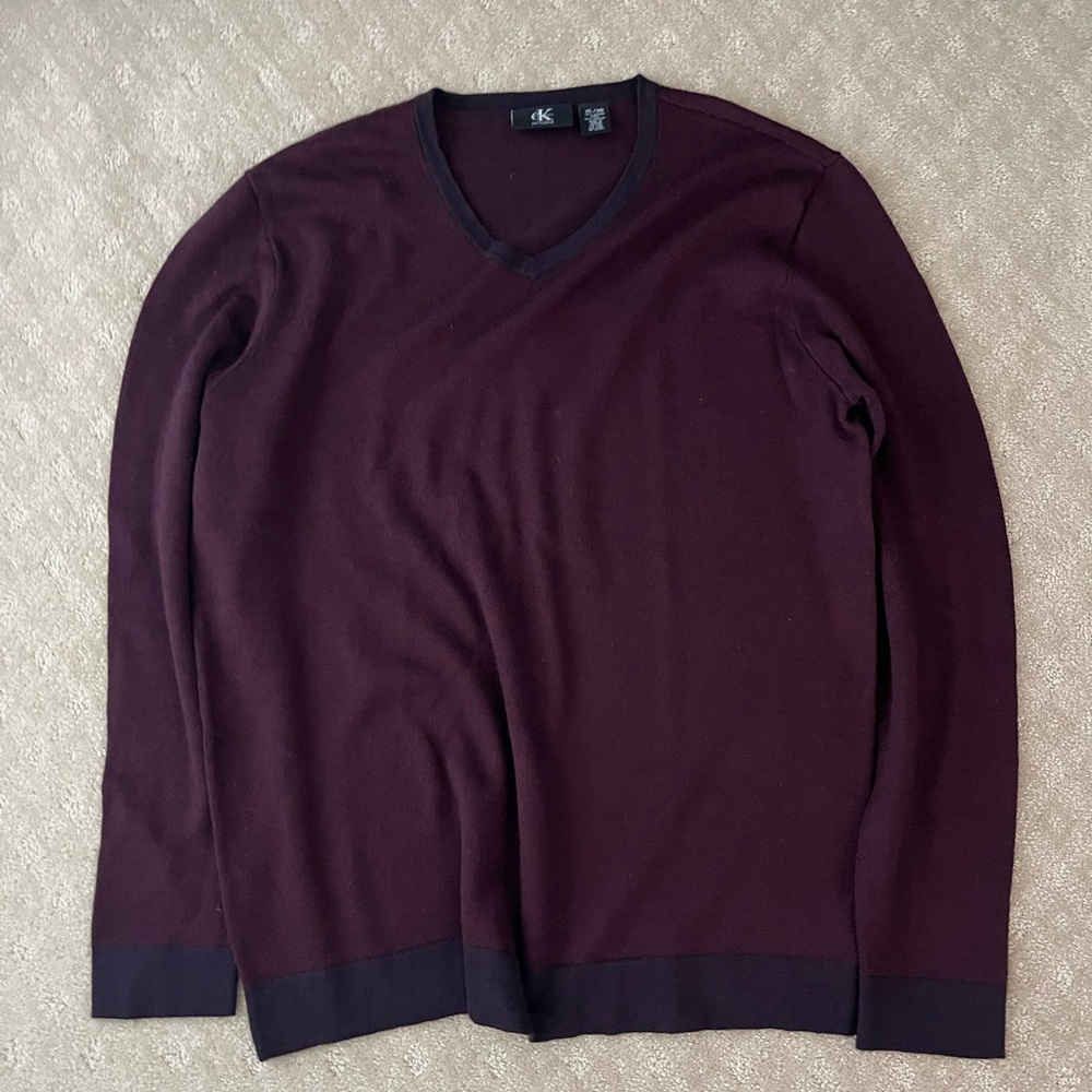 Calvin Klein Men's Burgundy V-Neck Sweater